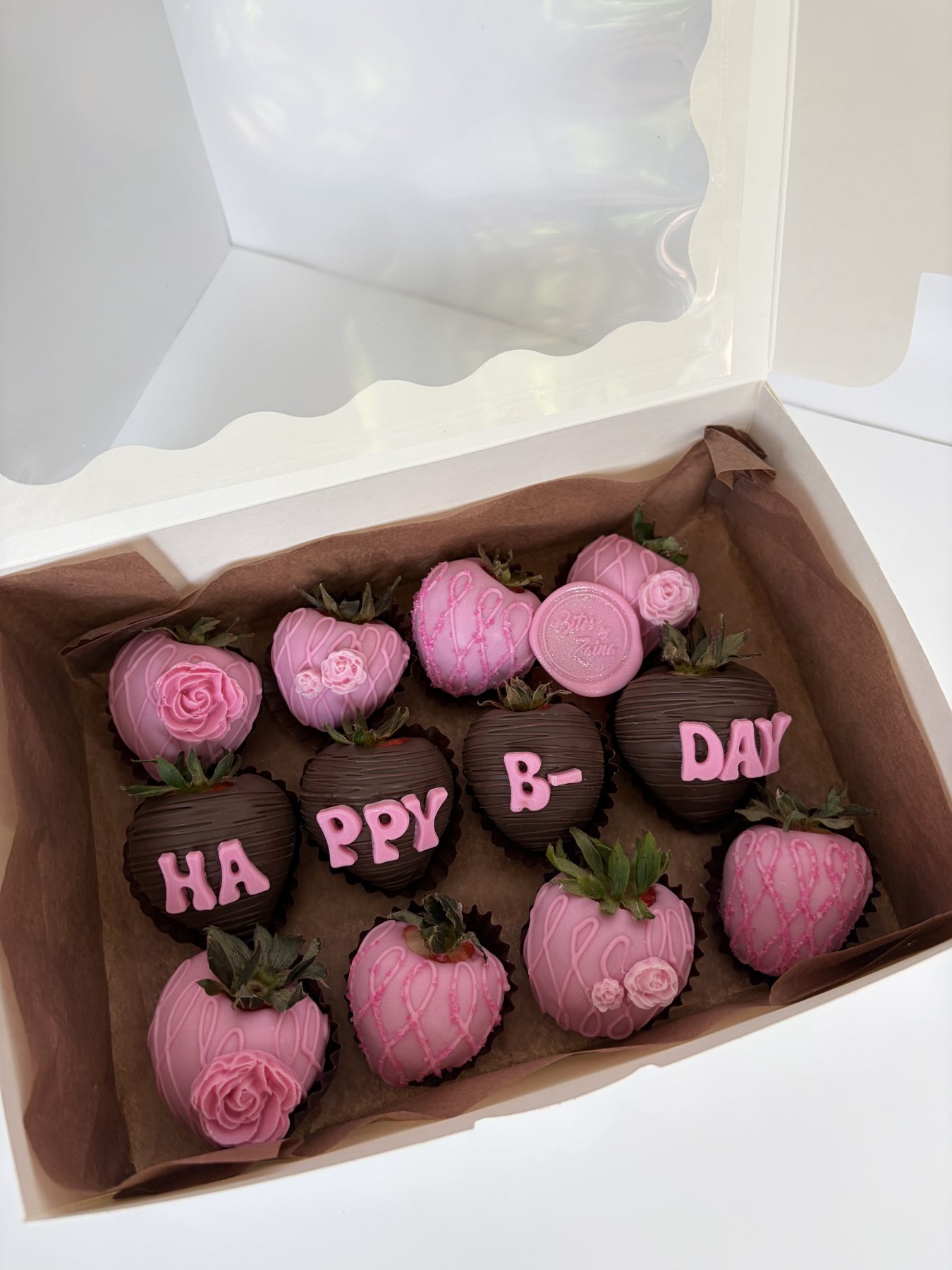 Teal and rose chocolate-covered Oreos for a 21st birthday